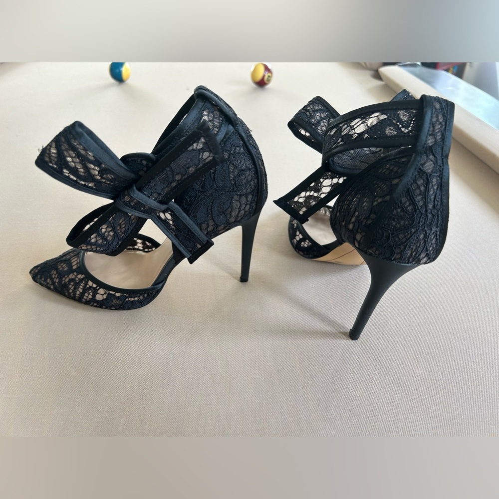 Black Lace detailed close toed heels